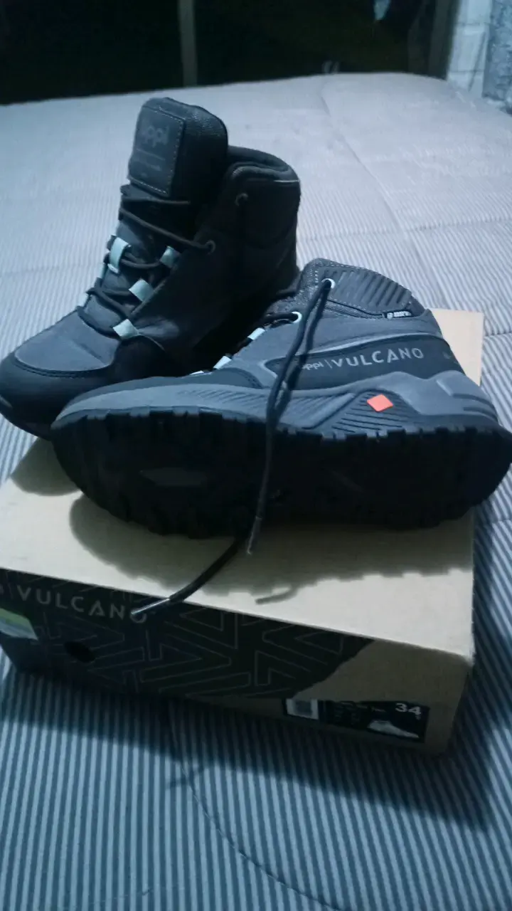 Botas de montaña negras Lippi Vulcano para niños