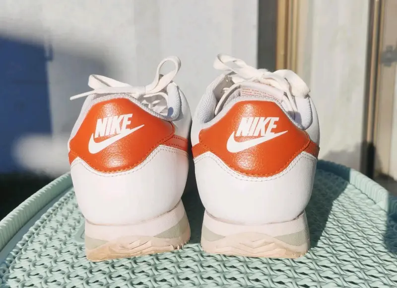 Zapatillas deportivas Nike Cortez blancas/ naranja - 2
