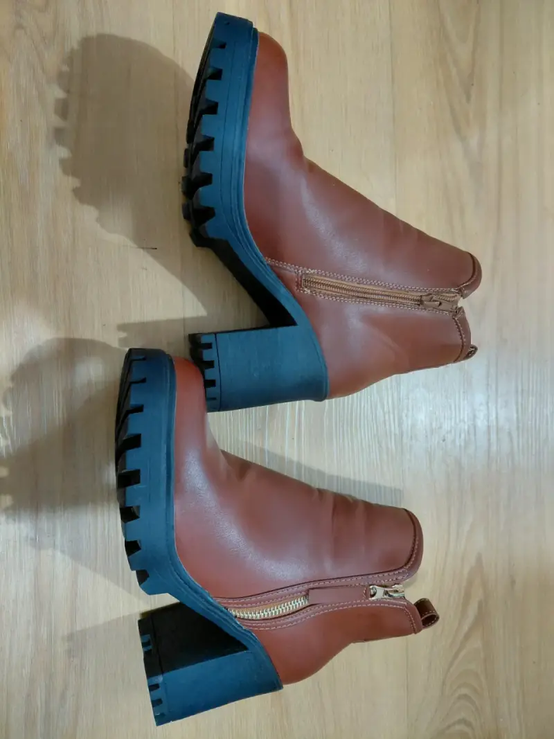 Botines de cuero marrón con tacón grueso - 5