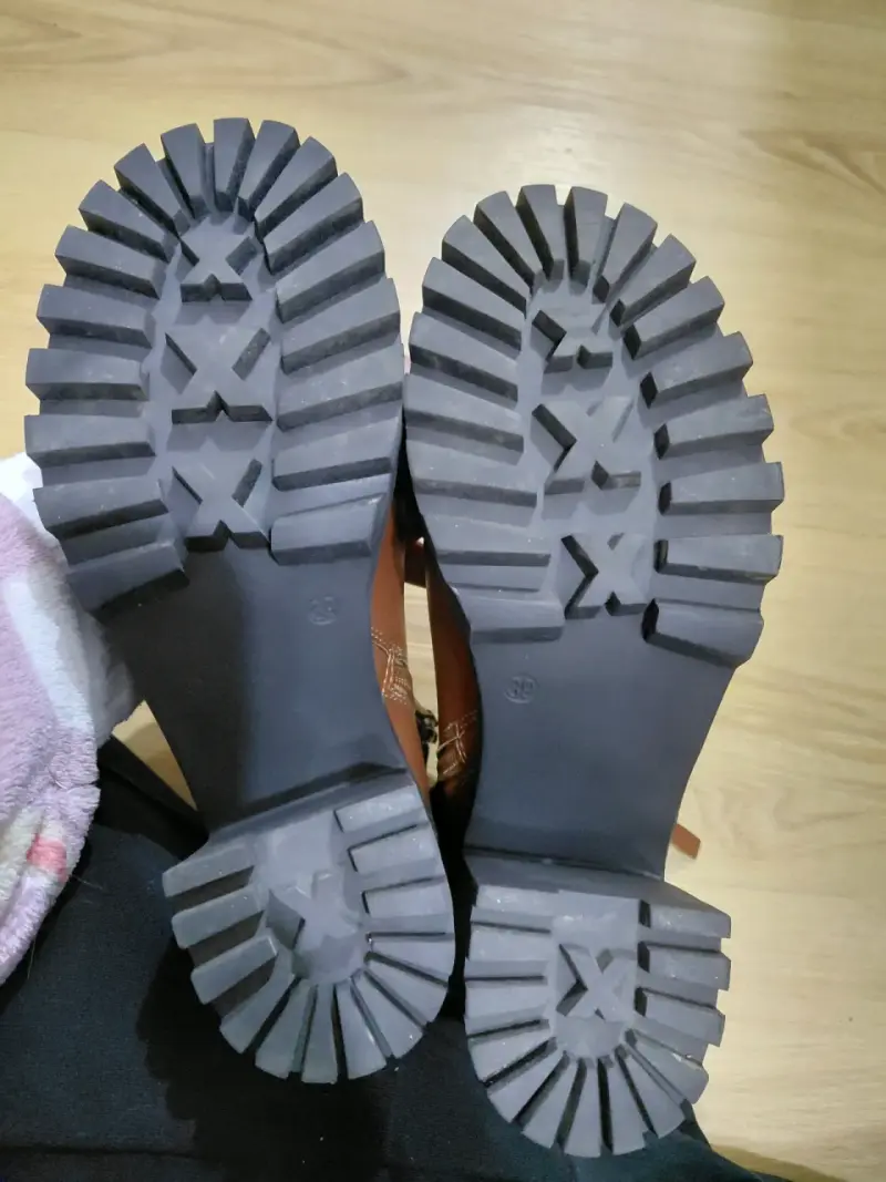 Botines de cuero marrón con tacón grueso - 6