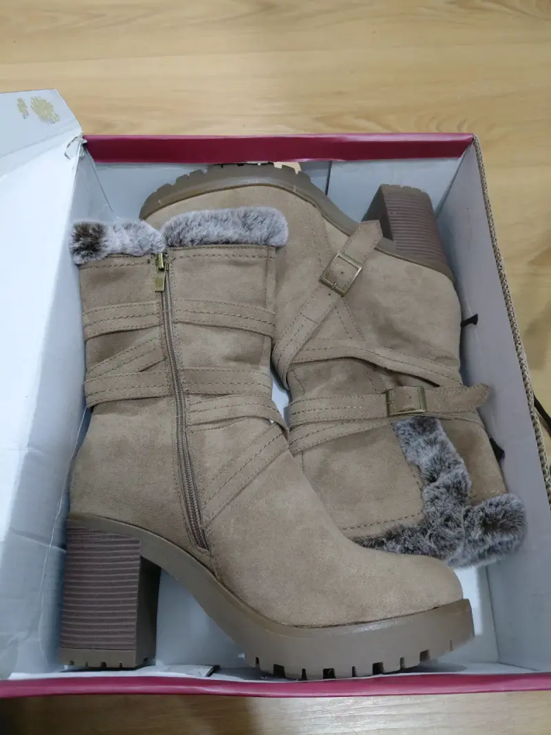 Botines de gamuza con forro de piel sintética