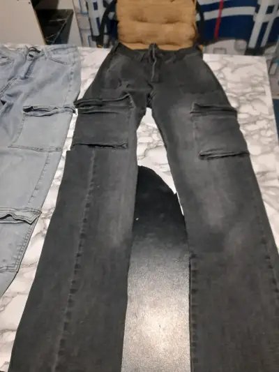 Pantalones cargo de mezclilla gris oscuro - miniatura 1