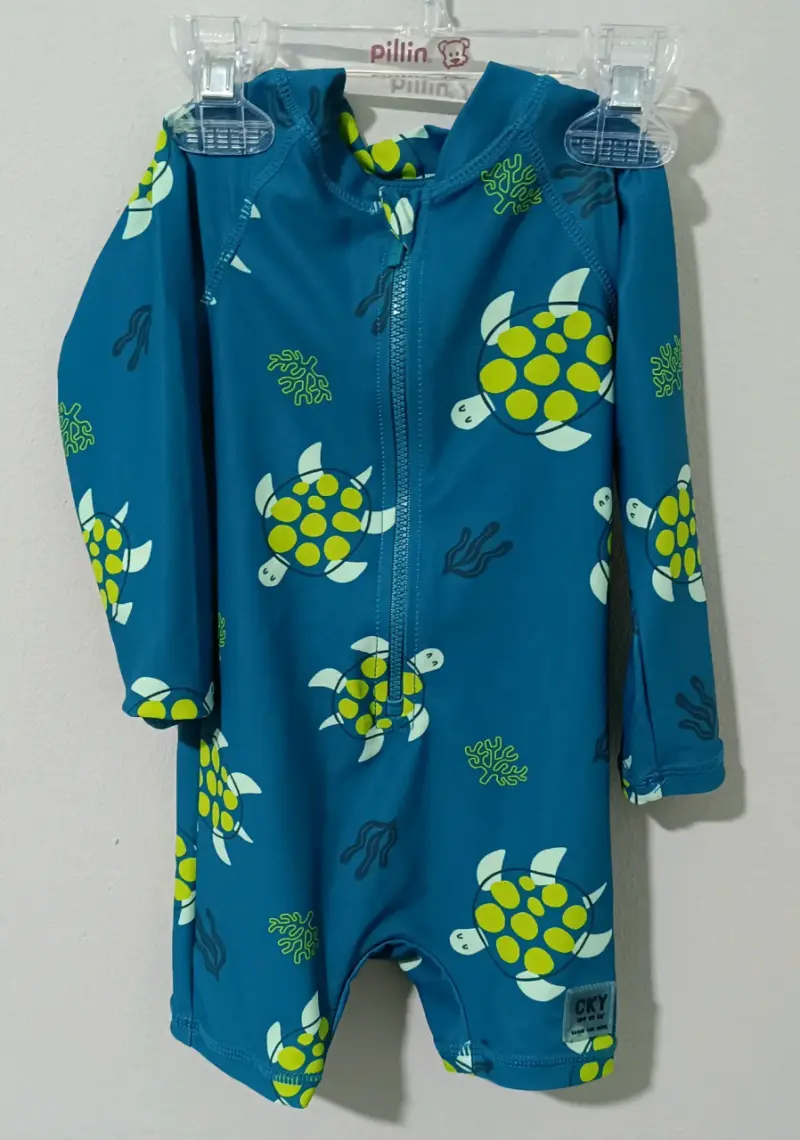 Traje de baño infantil con diseño de tortugas