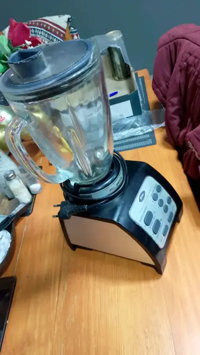 Licuadora Oster con vaso de vidrio - miniatura 2