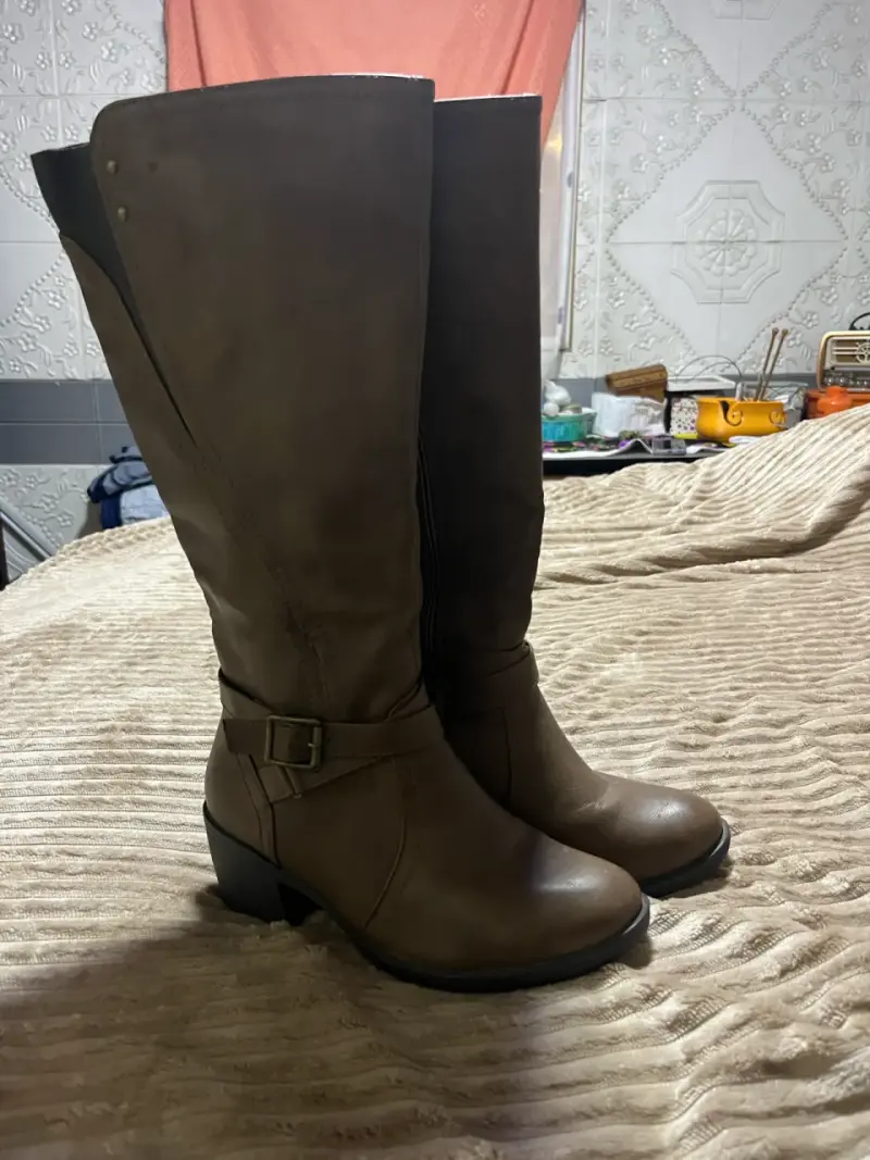 Botas de cuero sintético marrón para mujer con