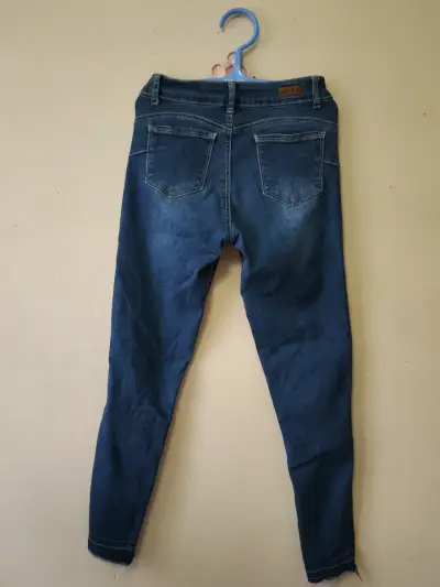 Jeans ajustados de mezclilla azul - miniatura 2