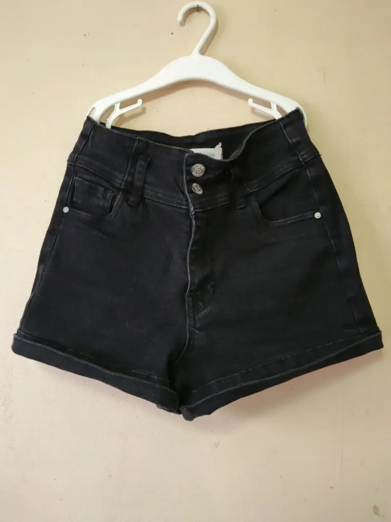 Shorts de mezclilla negros talla 36