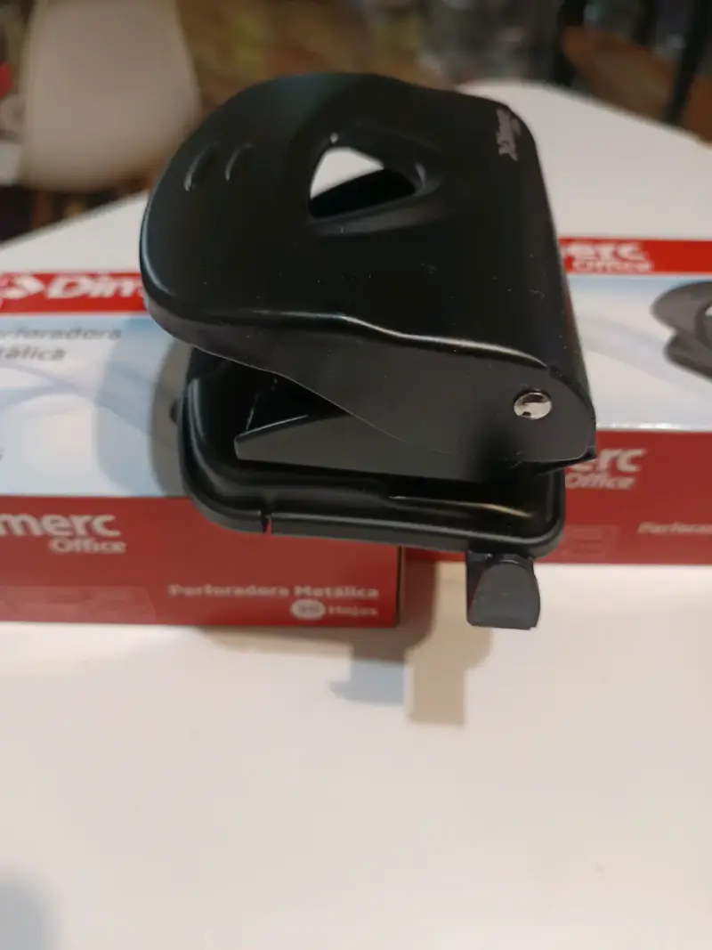 Perforadora metálica negra Dimec Office 30 hojas - 5