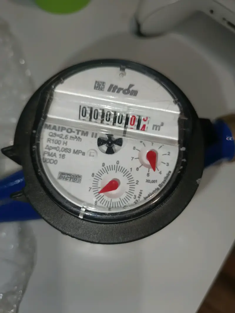 Medidor de agua Itron de 3/4 Bronce - 2