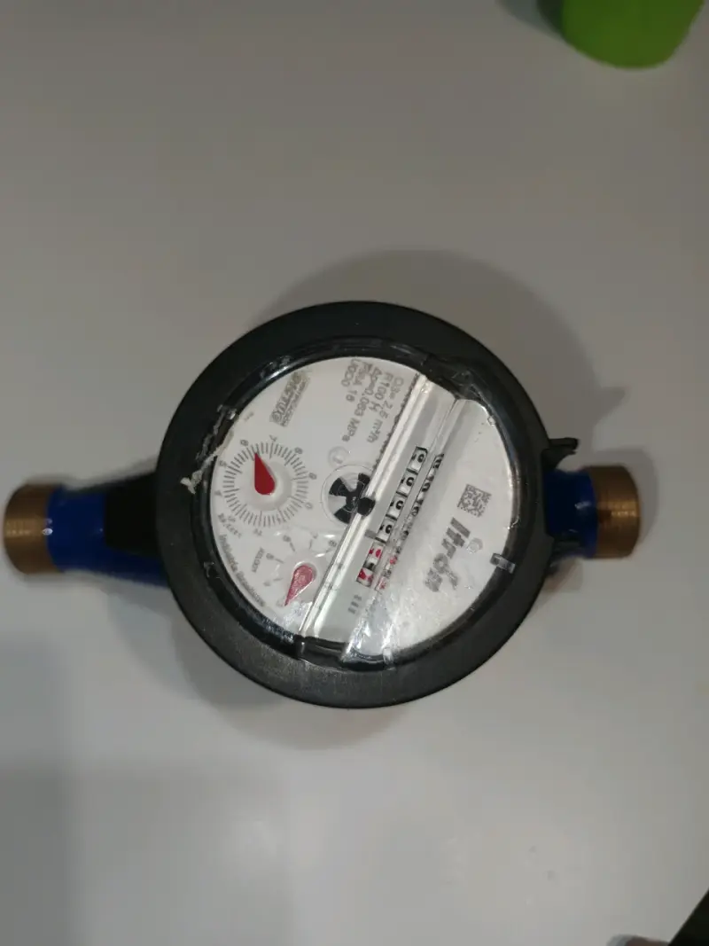 Medidor de agua,  con conexión metálica de 1/2 - 3