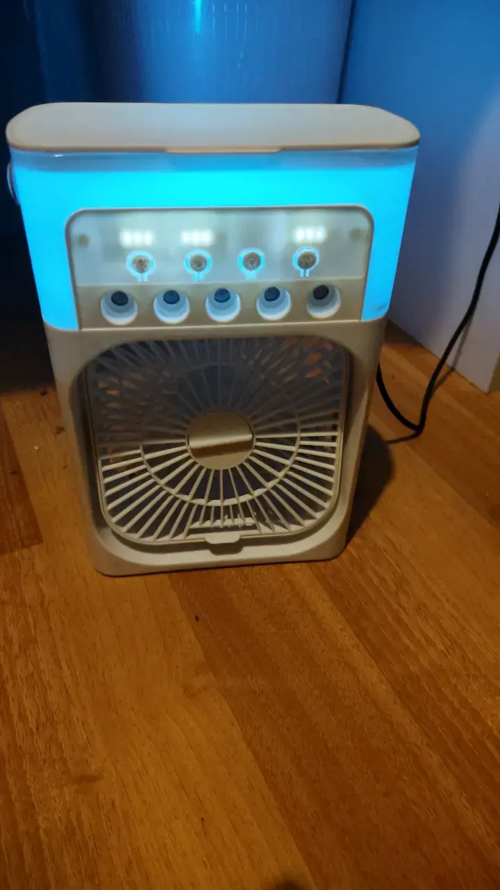 Ventilador con nebulizador Led