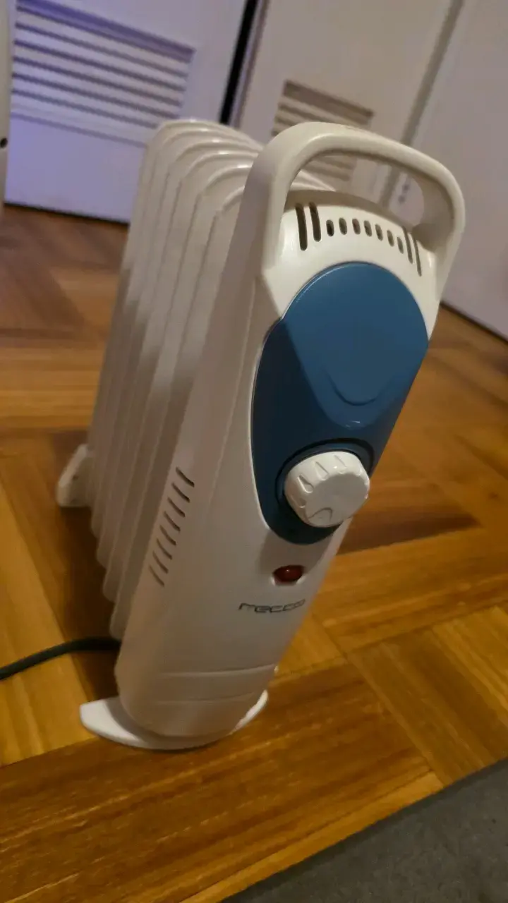Calefactor eléctrico de aceite Recco compacto