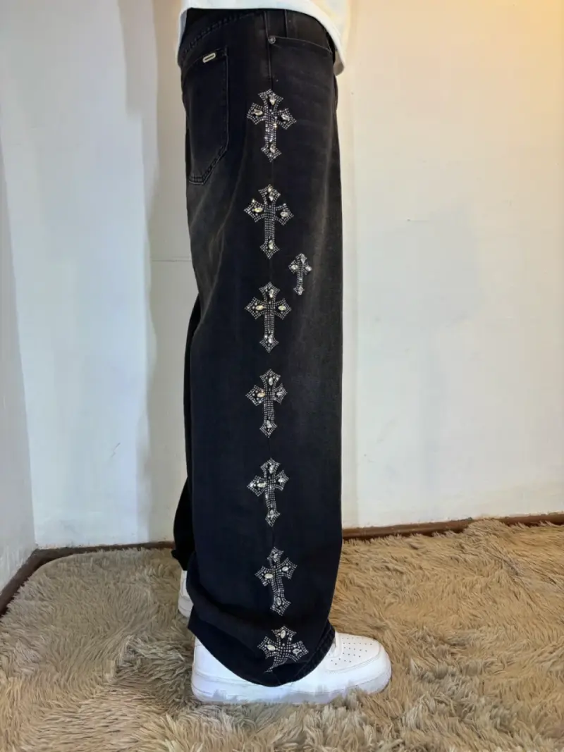 Jeans negros con cruces brillo