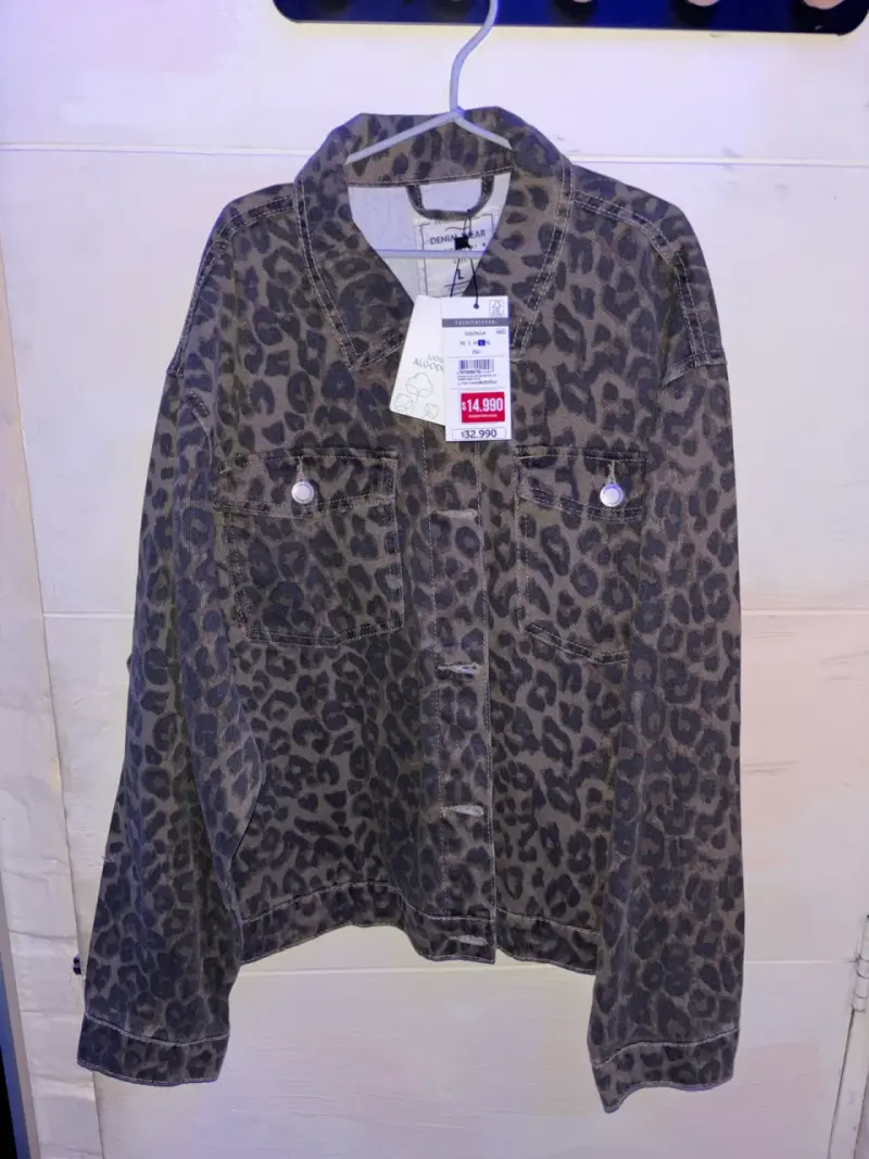 Chaqueta de mezclilla  animal print cheetah