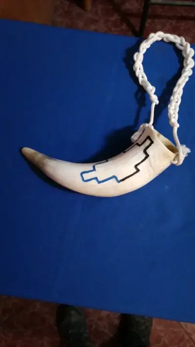 Cuerno decorativo chileno con bandera - miniatura 1