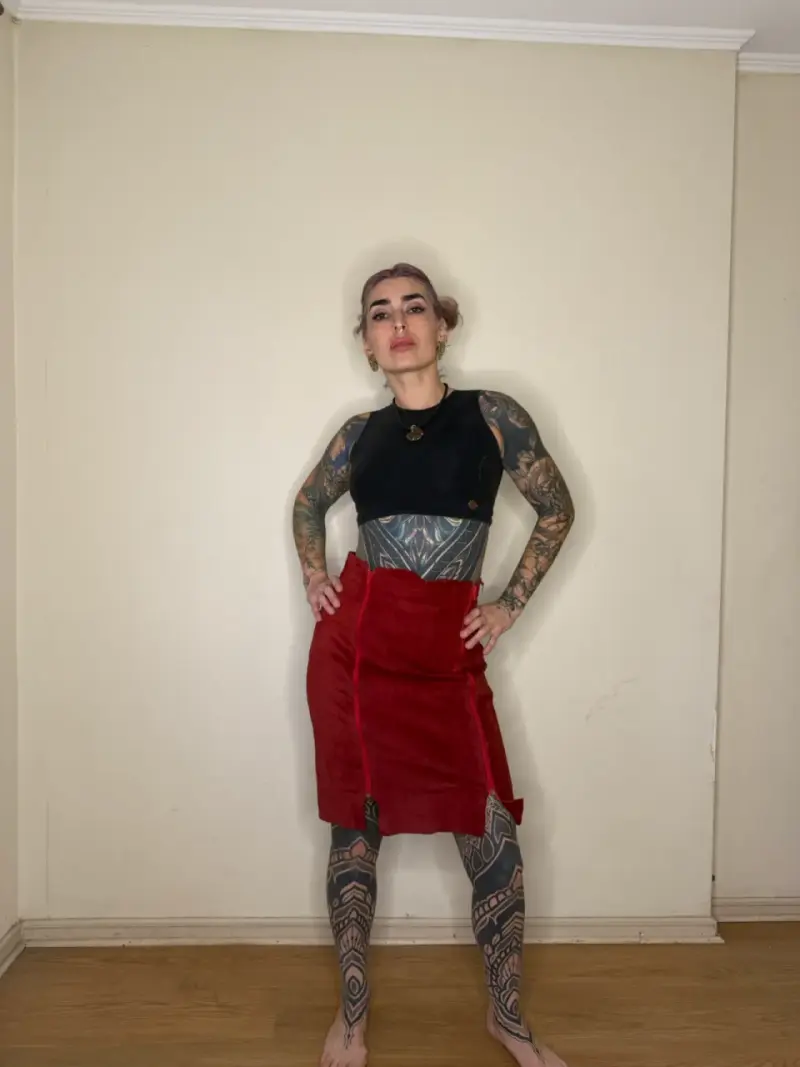 Falda Roja de gamuza