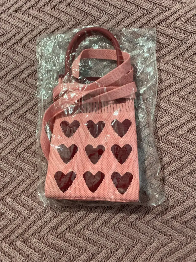 Bolso de mano rosa con corazones - 3