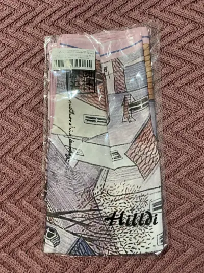 Pañuelo tipo seda con diseño de casas - miniatura 2