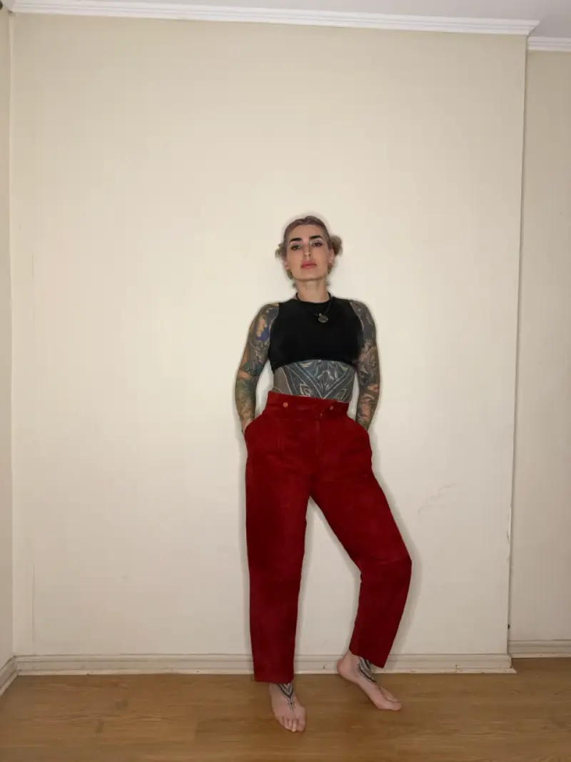 Pantalones de cuero rojos de tiro alto