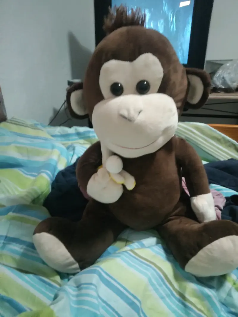Peluche de mono con plátano suave y grande