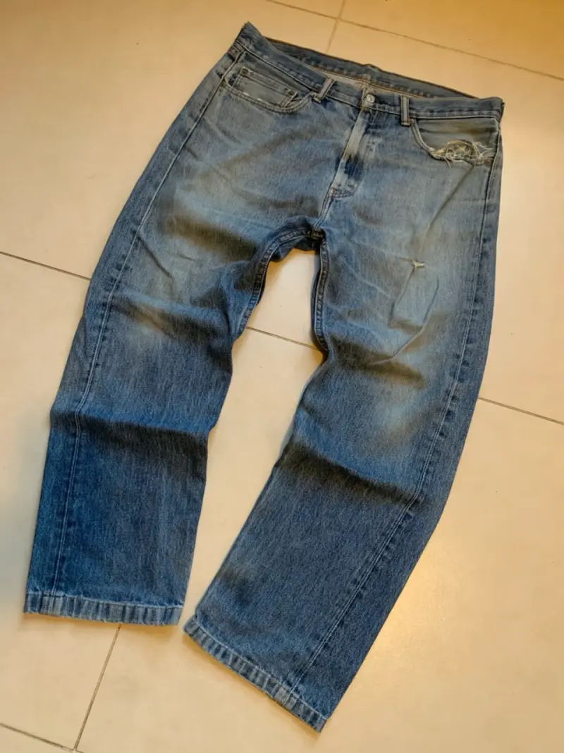 Levis 505 desgastados para hombre