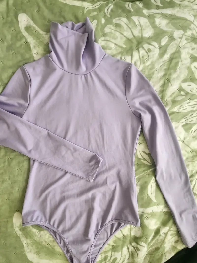 Body lila de cuello alto para mujer