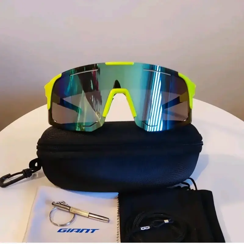 Gafas de Sol Deportivas Giant con Estuche