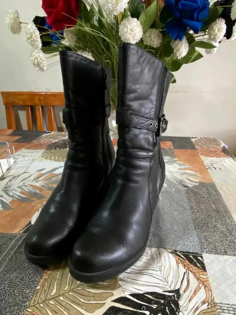 Botines de cuero negro con plataforma