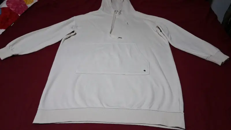 Vestido polerón beige con capucha para mujer - 2