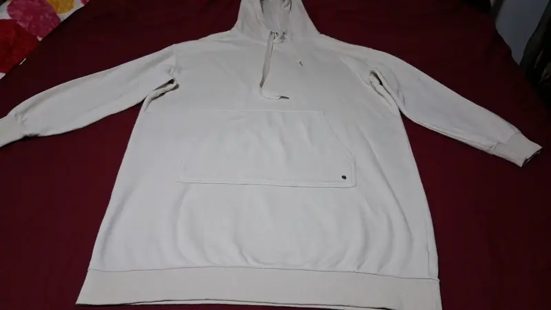 Vestido polerón beige con capucha para mujer - 3