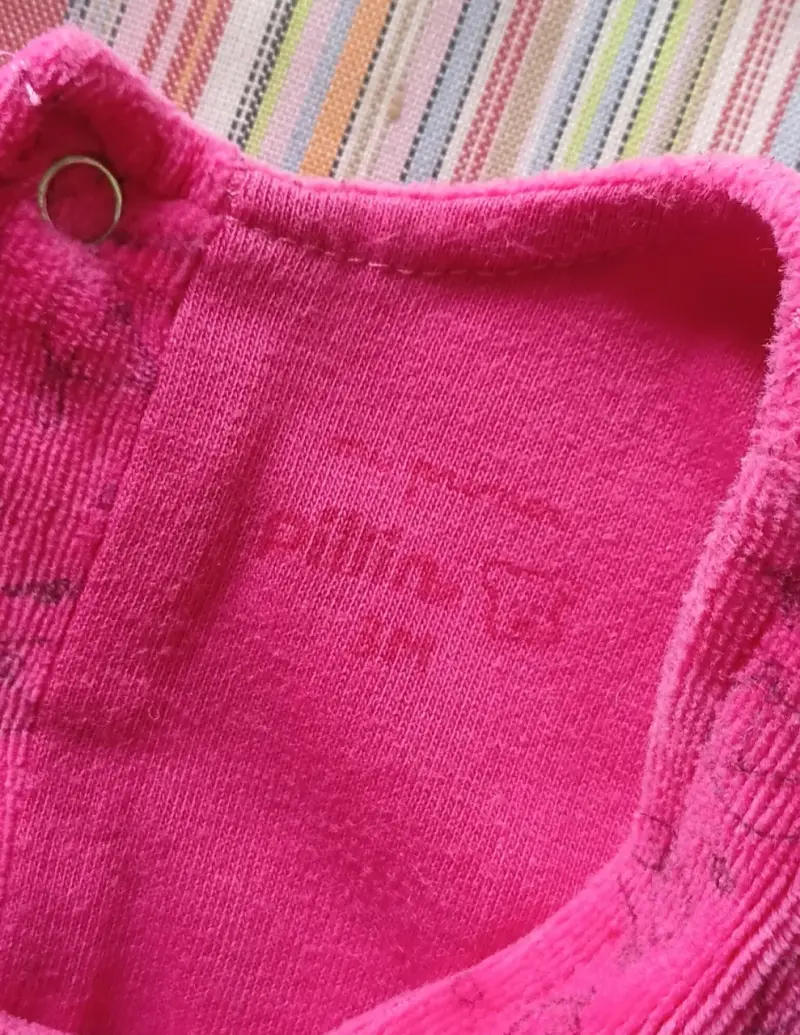 Enterito de bebé rosado con diseño de Pillin - 3