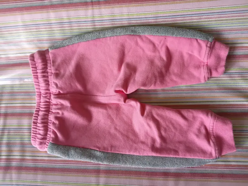 Pantalones de bebé rosados con detalles grises - 3