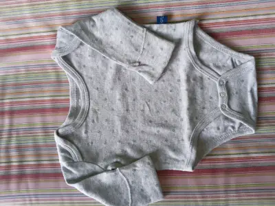 Body de bebé gris con mangas largas Mota - miniatura 1