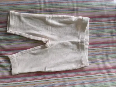 Pantalones cortos de bebé Carter's 3M blancos - miniatura 1