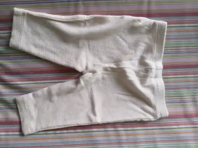 Pantalones cortos de bebé Carter's 3M blancos - miniatura 2