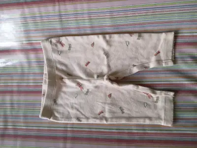 Pantalones cortos de bebé con estampado de libélulas - miniatura 1