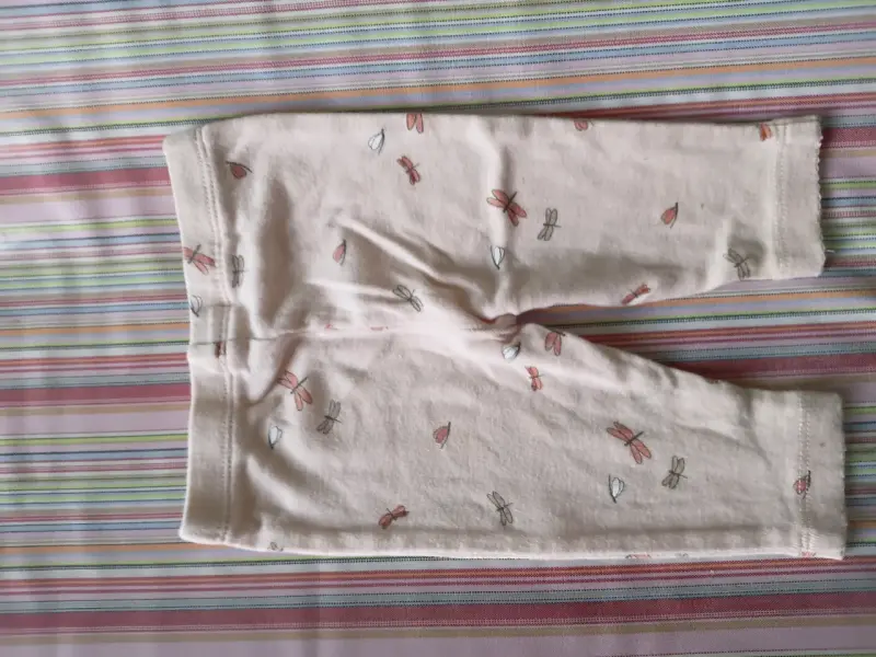 Pantalones cortos de bebé con estampado de libélulas - 2