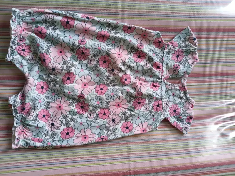 Enterito de bebé con diseño floral - 2