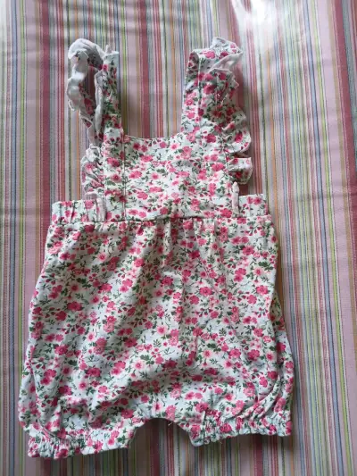 Enterito de bebé floral 3-6 meses - miniatura 1