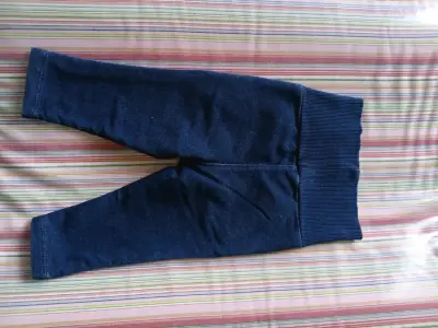 Pantalones de bebé azul Boboli con bordado floral - miniatura 2