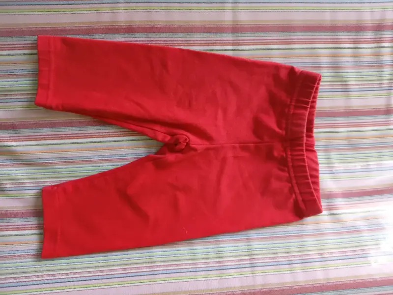 Pantalones cortos rojos para bebé Ficus