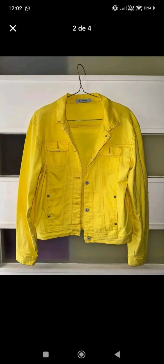 Chaqueta amarilla de mezclilla para mujer