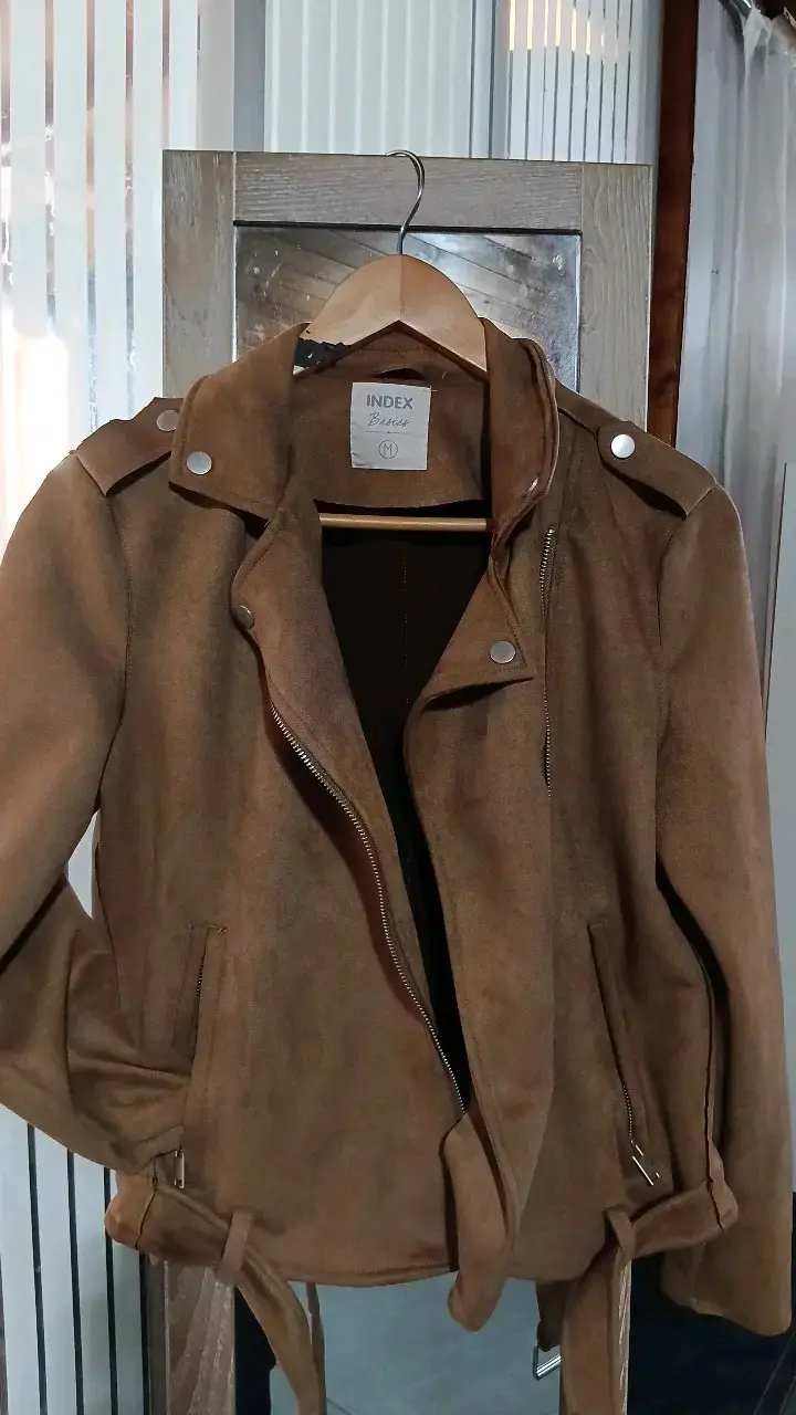 Chaqueta de gamuza marrón para mujer