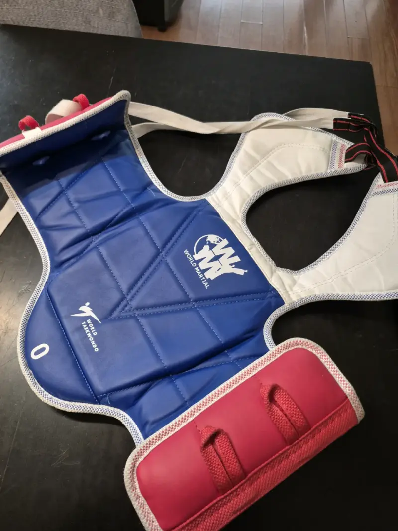 Chaleco protector de taekwondo World Martial reversible