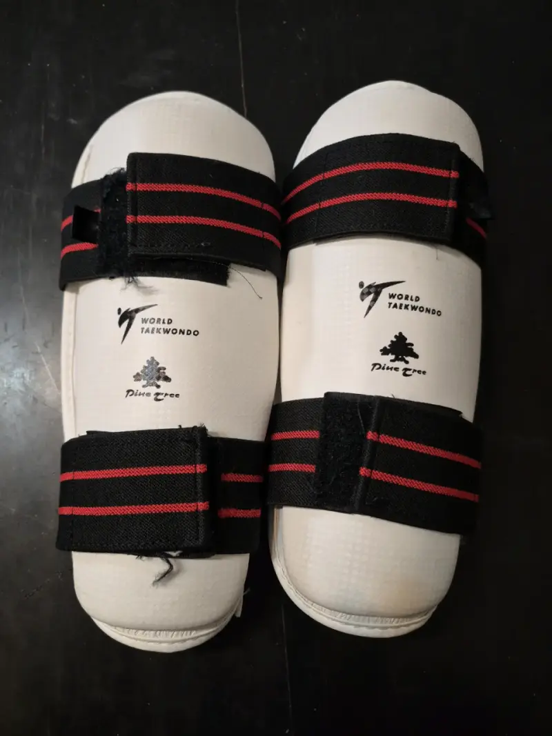Protectores de espinillera para taekwondo PineTree