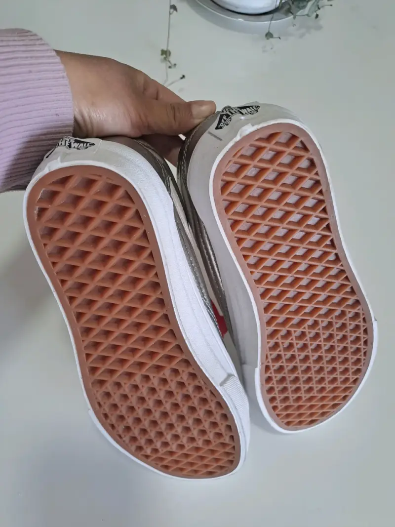 Zapatillas Vans metalizadas para mujer - 3