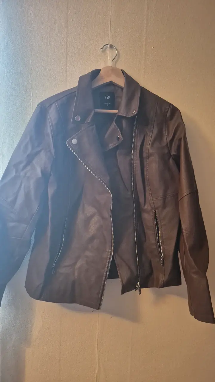 Chaqueta de cuero sintético talla L 14990 nuevo