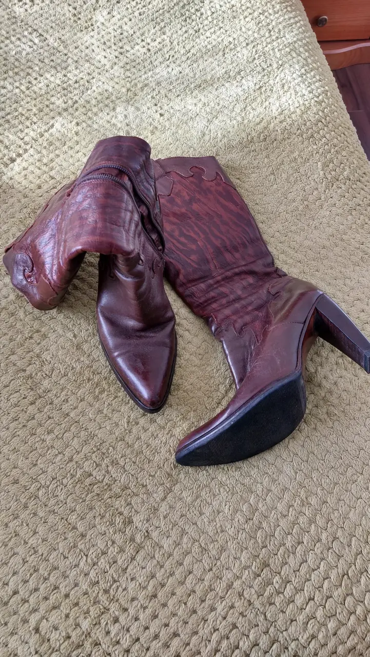 Botas de cuero marrón con tacón alto Pollini