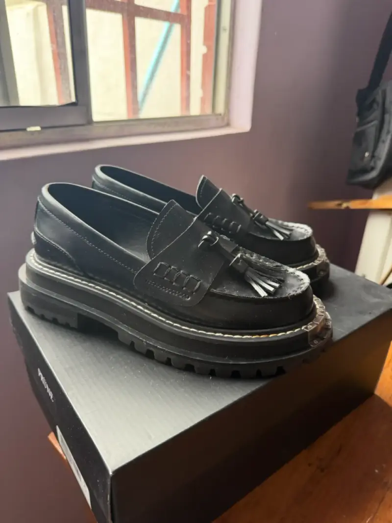 Mocasines de cuero negro con borlas Prüne - 4