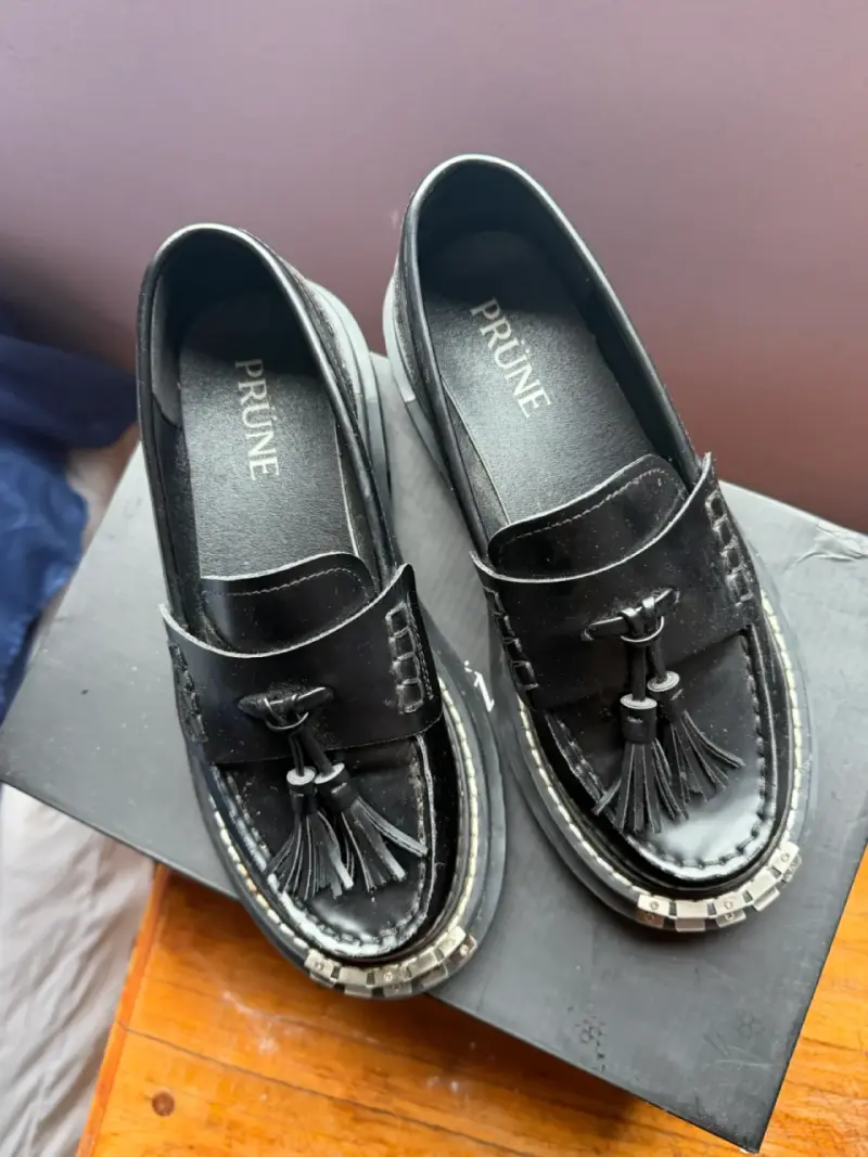 Mocasines de cuero negro con borlas Prüne - 5